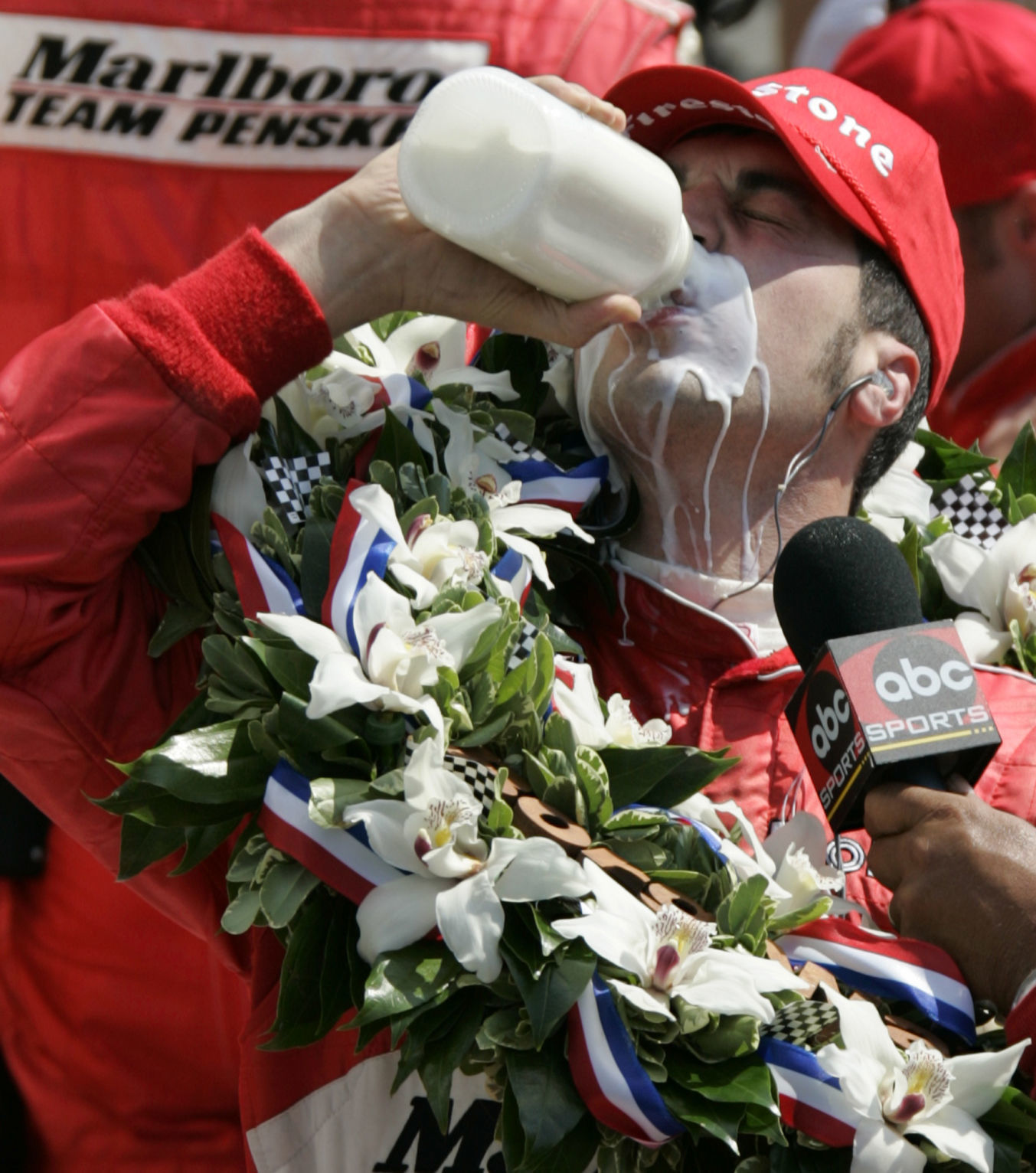 2006: Sam Hornish Jr. overcomes pit mistake to win Indy 500